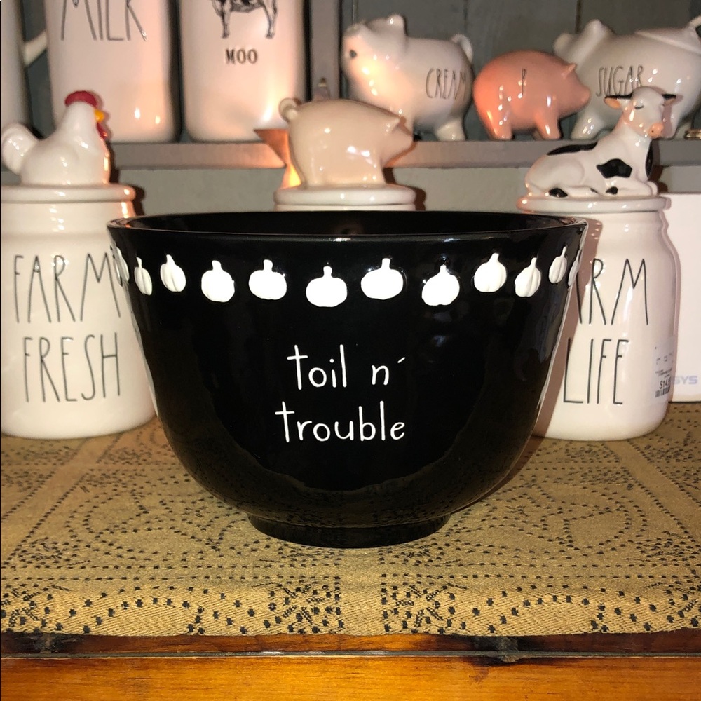 Rae Dunn TOIL N’ TROUBLE Medium Bowl (Shiny Black with White Pumpkins)